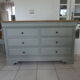 Commode style Louis Philippe, 8 tiroirs vert de gris