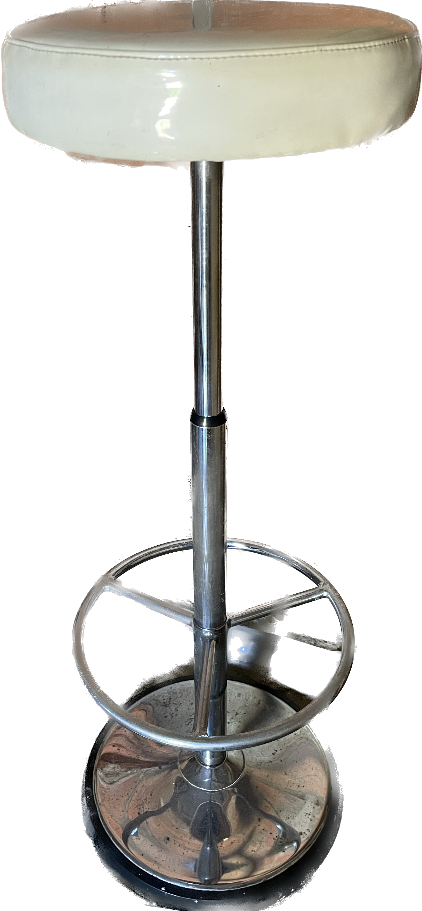 Height adjustable bar stool