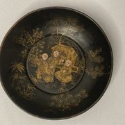 CHINA, black lacquered wood cup decorated three dignitaries early twentieth century