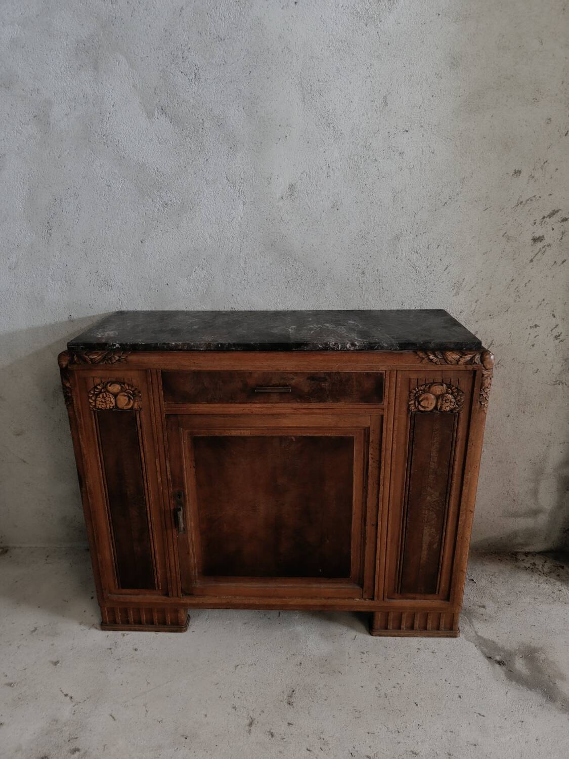 Buffet vintage style Art Deco black marble