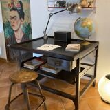 Former postal sorting table La Poste PTT 70