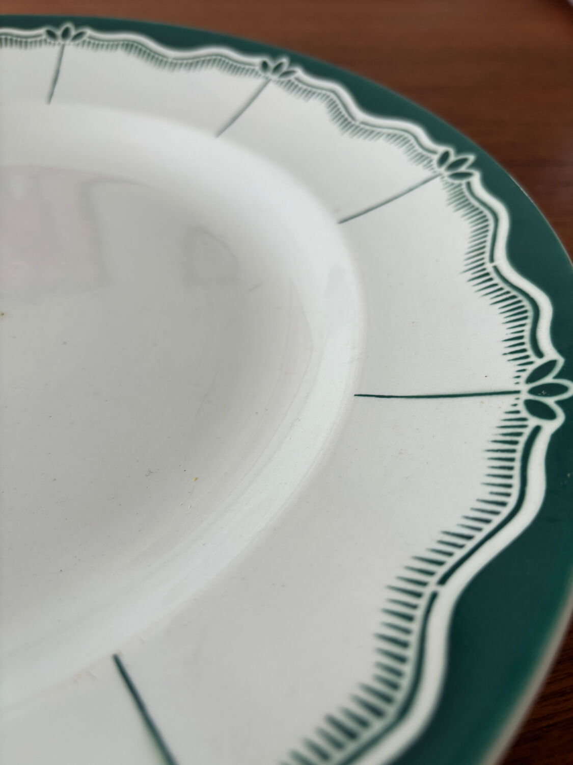 Round plate Digoin Sarreguemines Pascal green – vintage serving plate