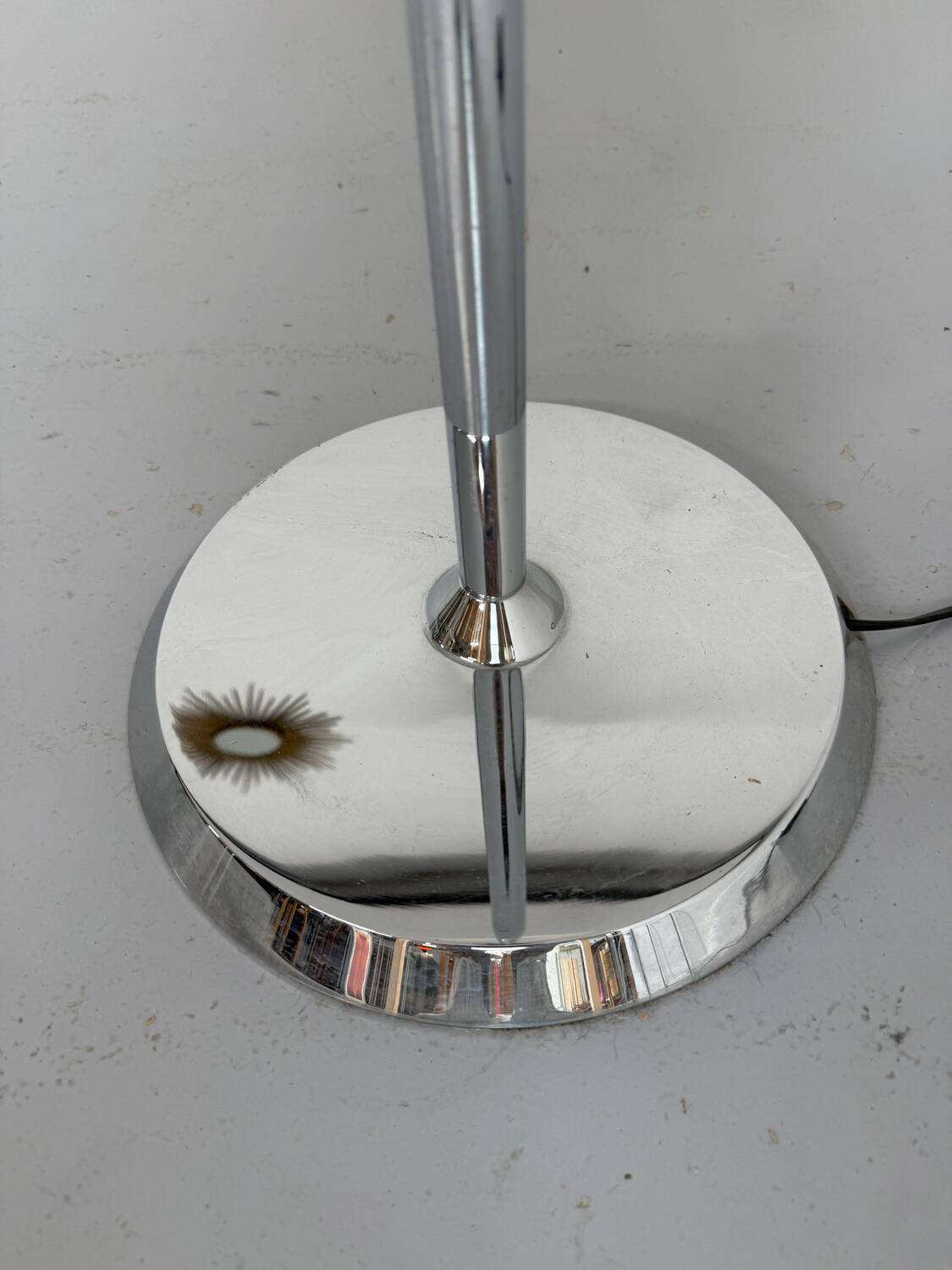 Floor lamp in white metal and plastic, Swisslamps SLZ design, vintage 80s