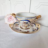 Tasse et soucoupe en porcelaine reproduction de sèvres décorées à la main par m.carpezat pour limoge