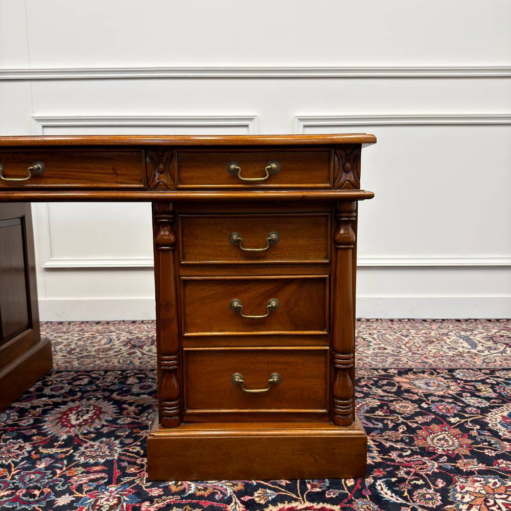 Classic English Desk Brown Leather