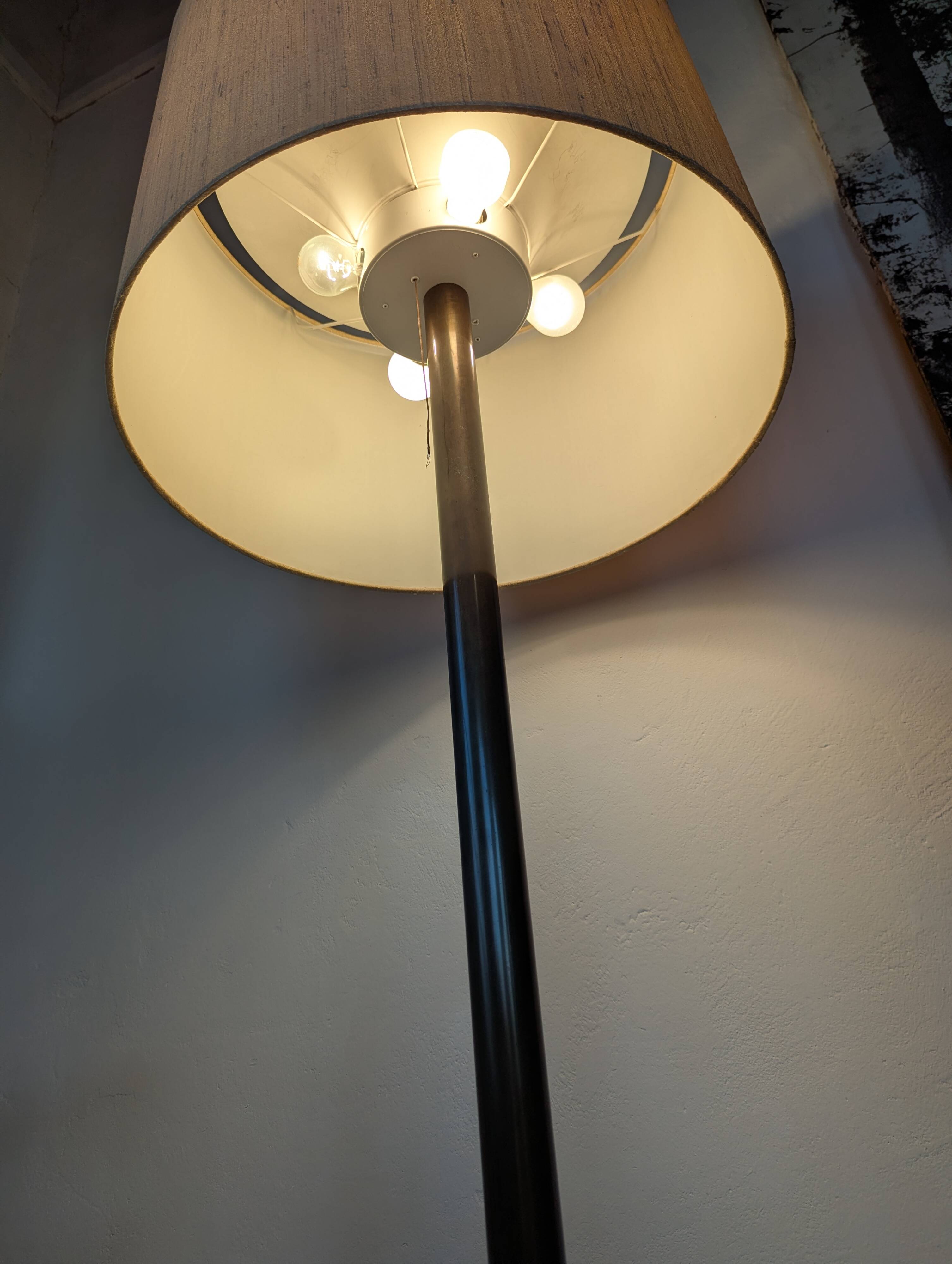Lampadaire en laiton , 1970