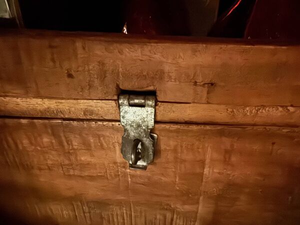 Ancien meuble de mariage du Rajasthan en bois sculpté, incrustations d