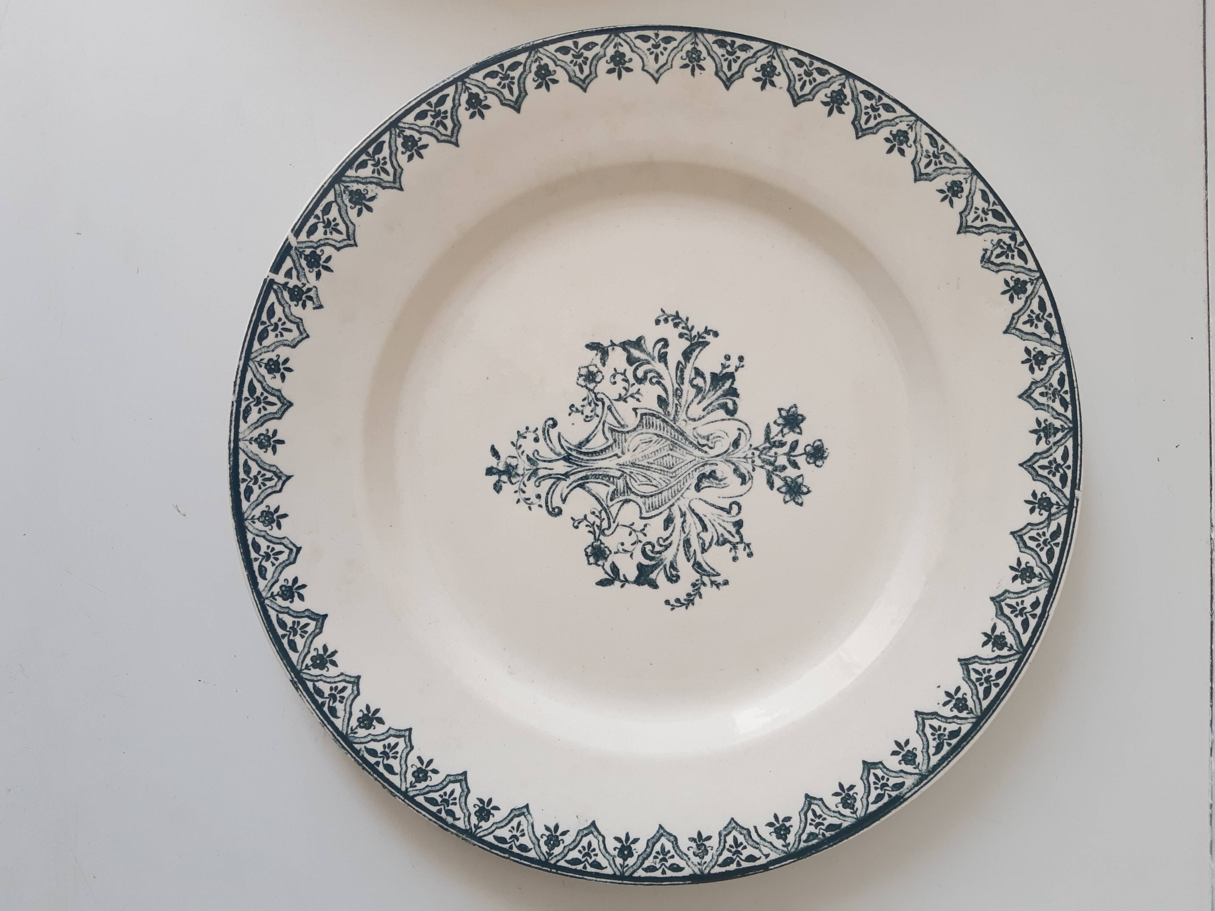 Set of 6 saline plates