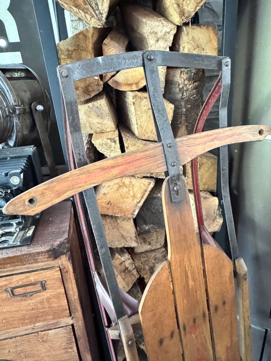 Ancienne luge américaine en bois vintage