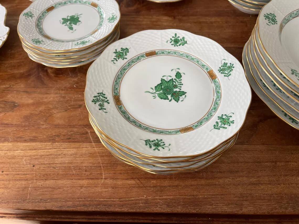 Gorgeous Herend Hungary Apponyi Chinese Bouquet Green Complete Dinner, Brea