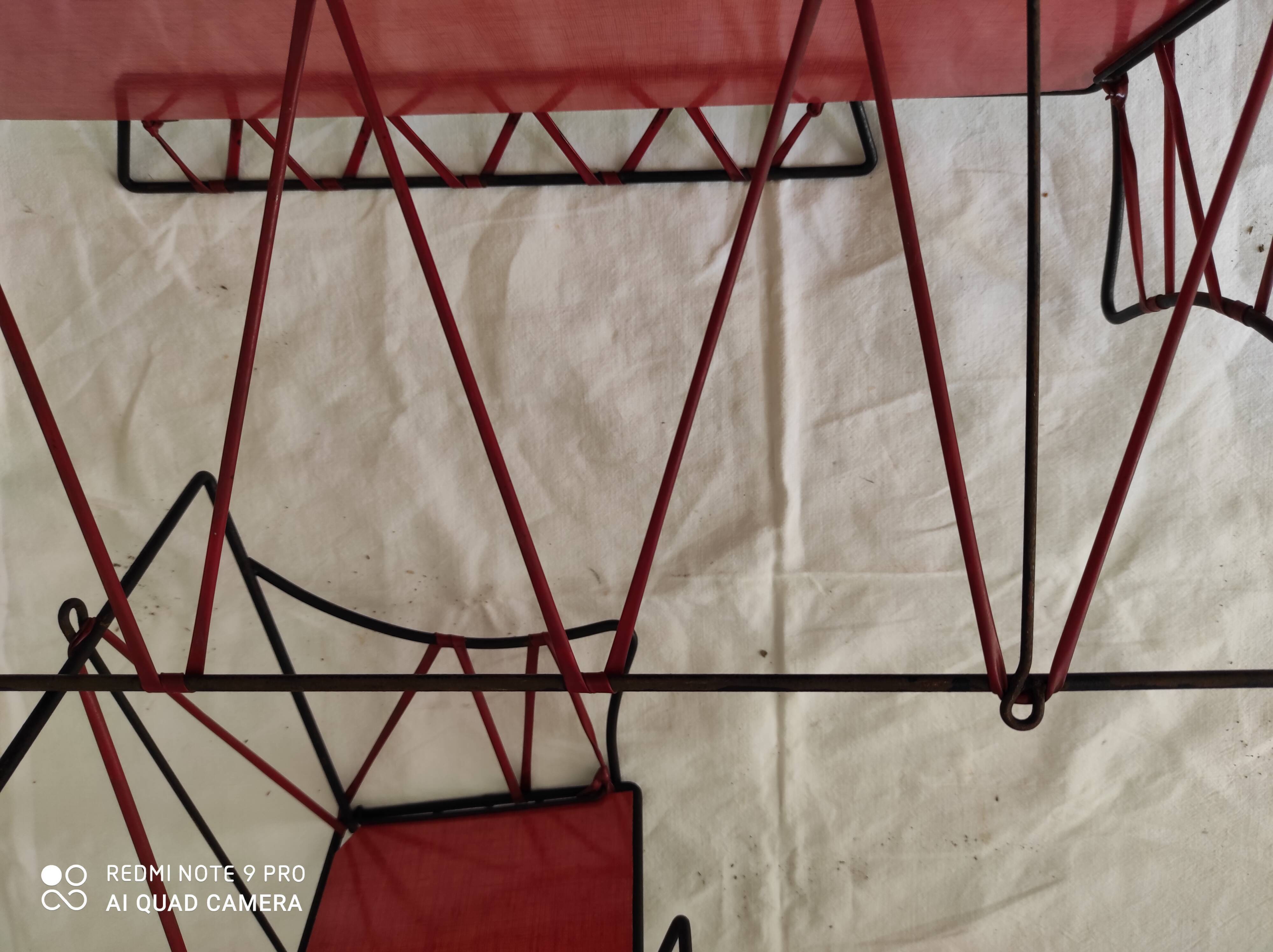 Pair of wire and scoubidou shelves