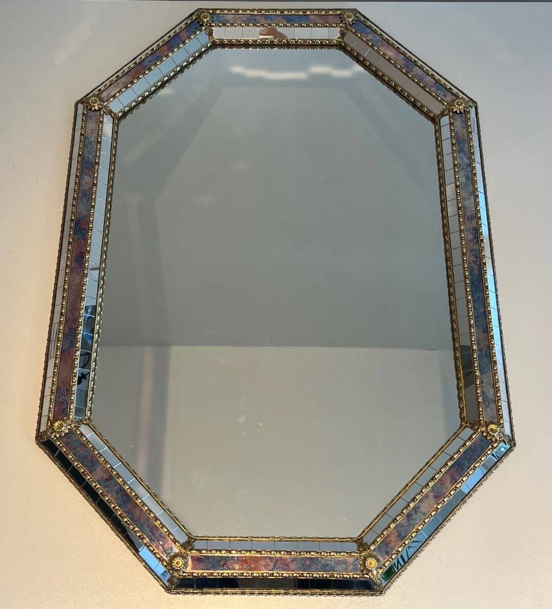 Miroir Octogonal à Facettes et Guirlandes de Laiton — Travail Français, Ver