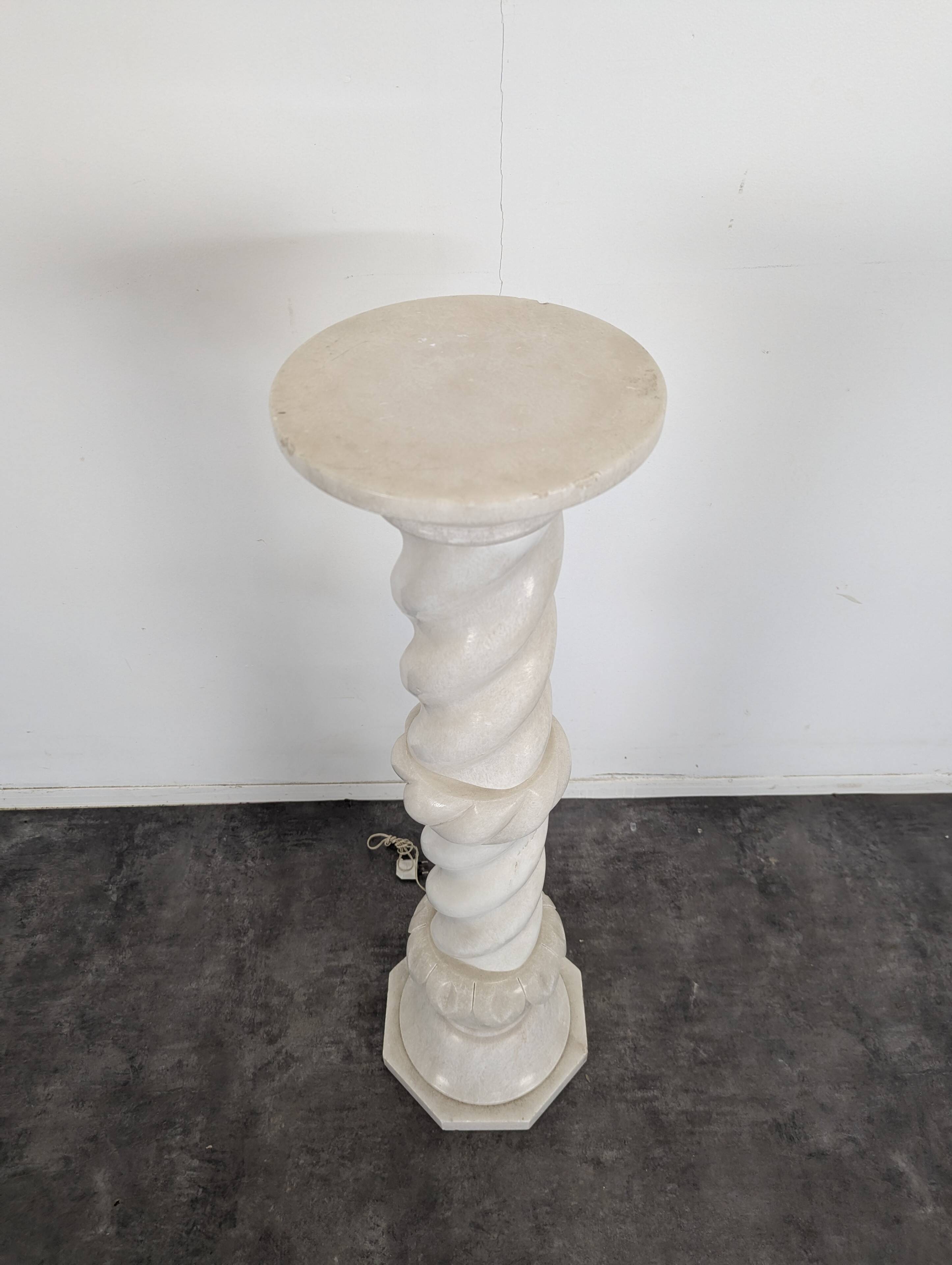 Twisted alabaster light column F. Bruckmann No. 5370