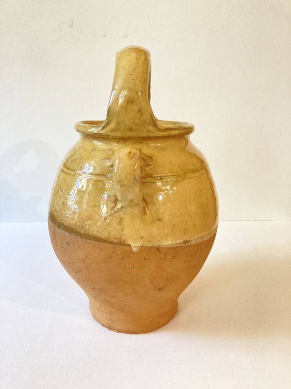 Cruche / Chevrette provençale ancienne, en terre cuite vernissée jaune