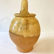 Cruche / Chevrette provençale ancienne, en terre cuite vernissée jaune