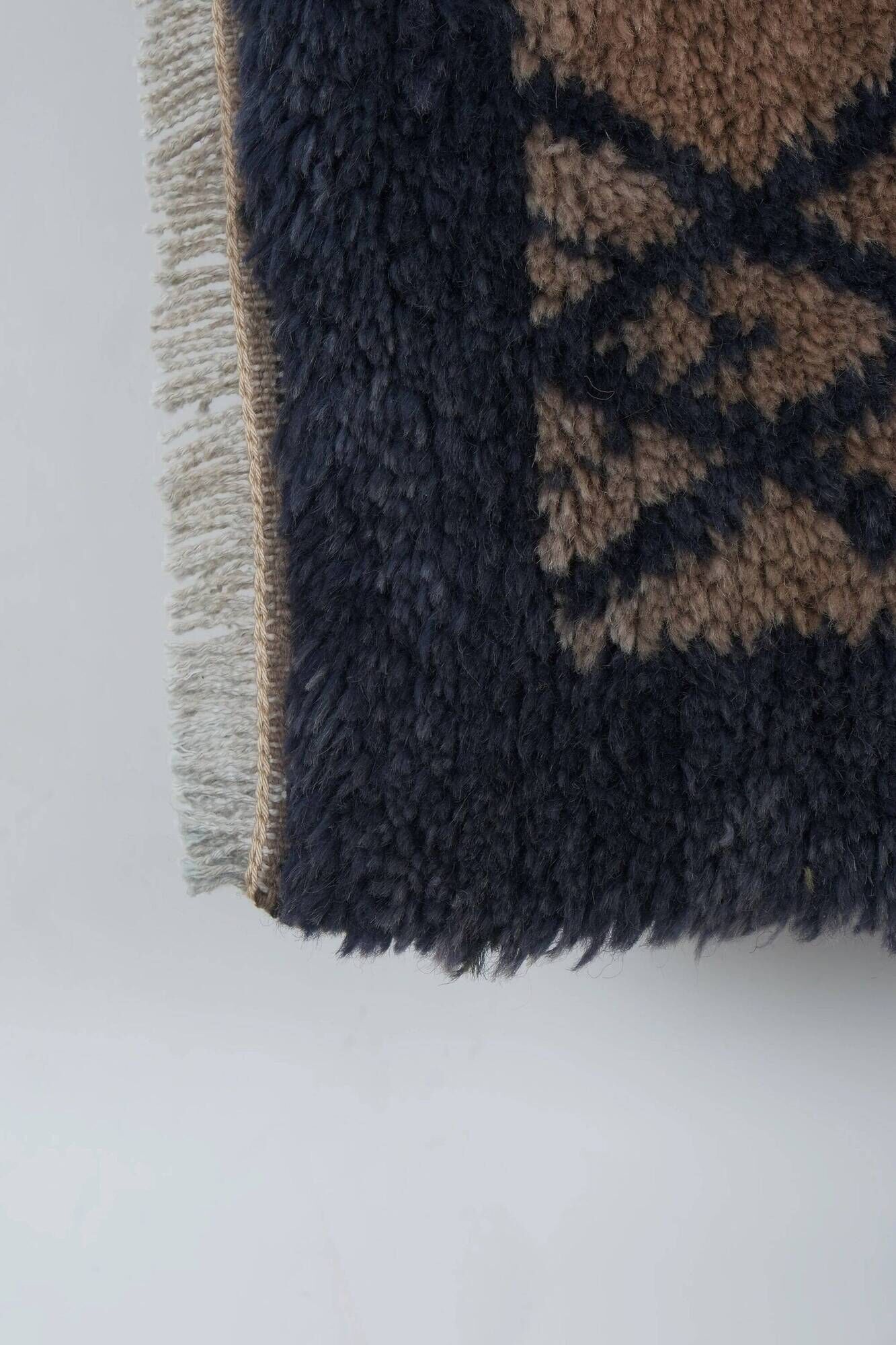Vintage Turkish handmade rug 114x162 cm