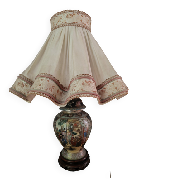 Lampe asiatique avec abat-jour drapé