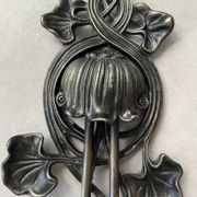 Apply 2 pink tulip Art Nouveau wall lights.