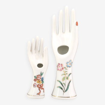 White porcelain hands decorated with flowers, ring sizers from the 70s