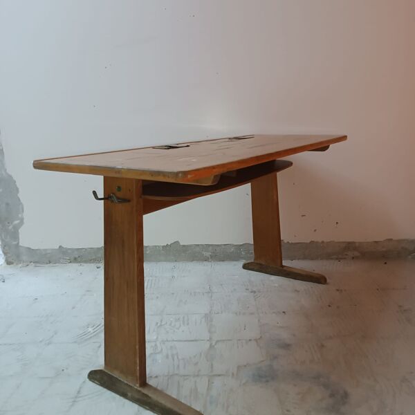Table école avec encrier metal vintage Casala