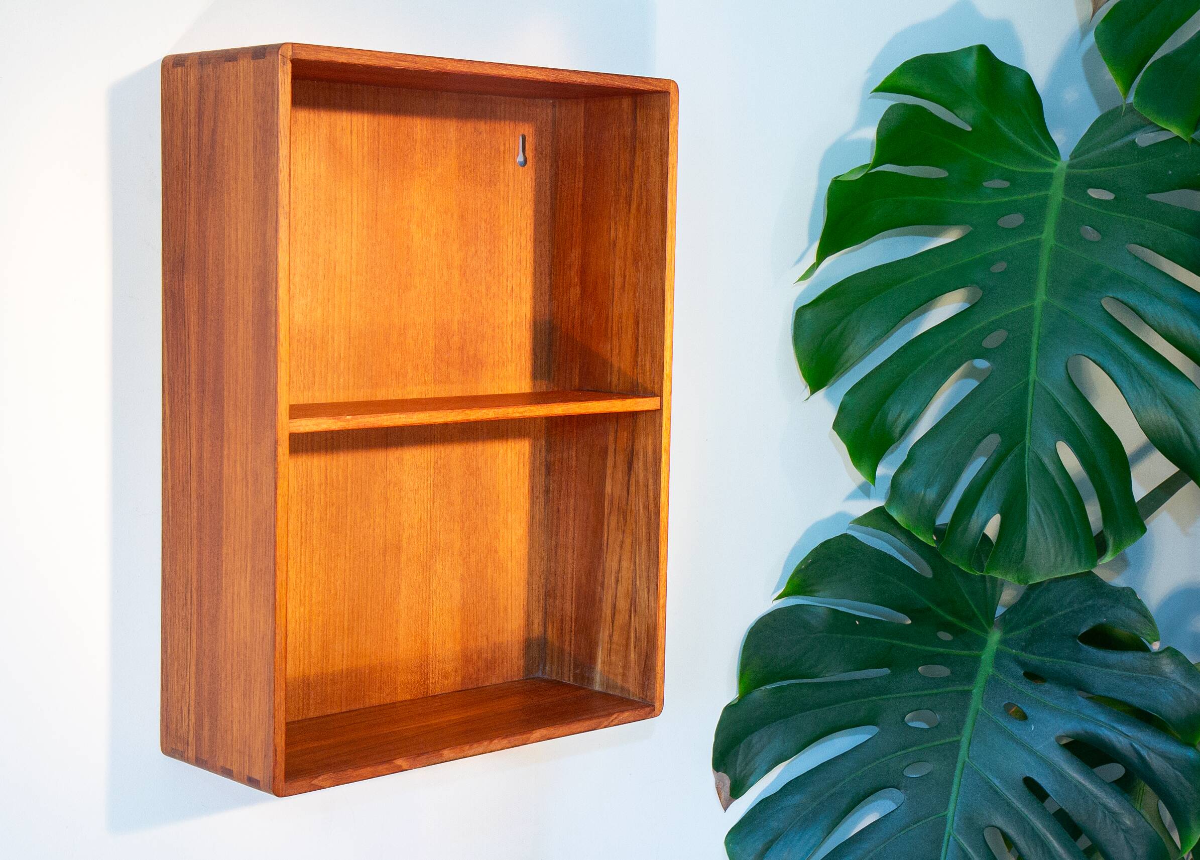 Scandinavian shelving unit in solid teak from the 1960s.