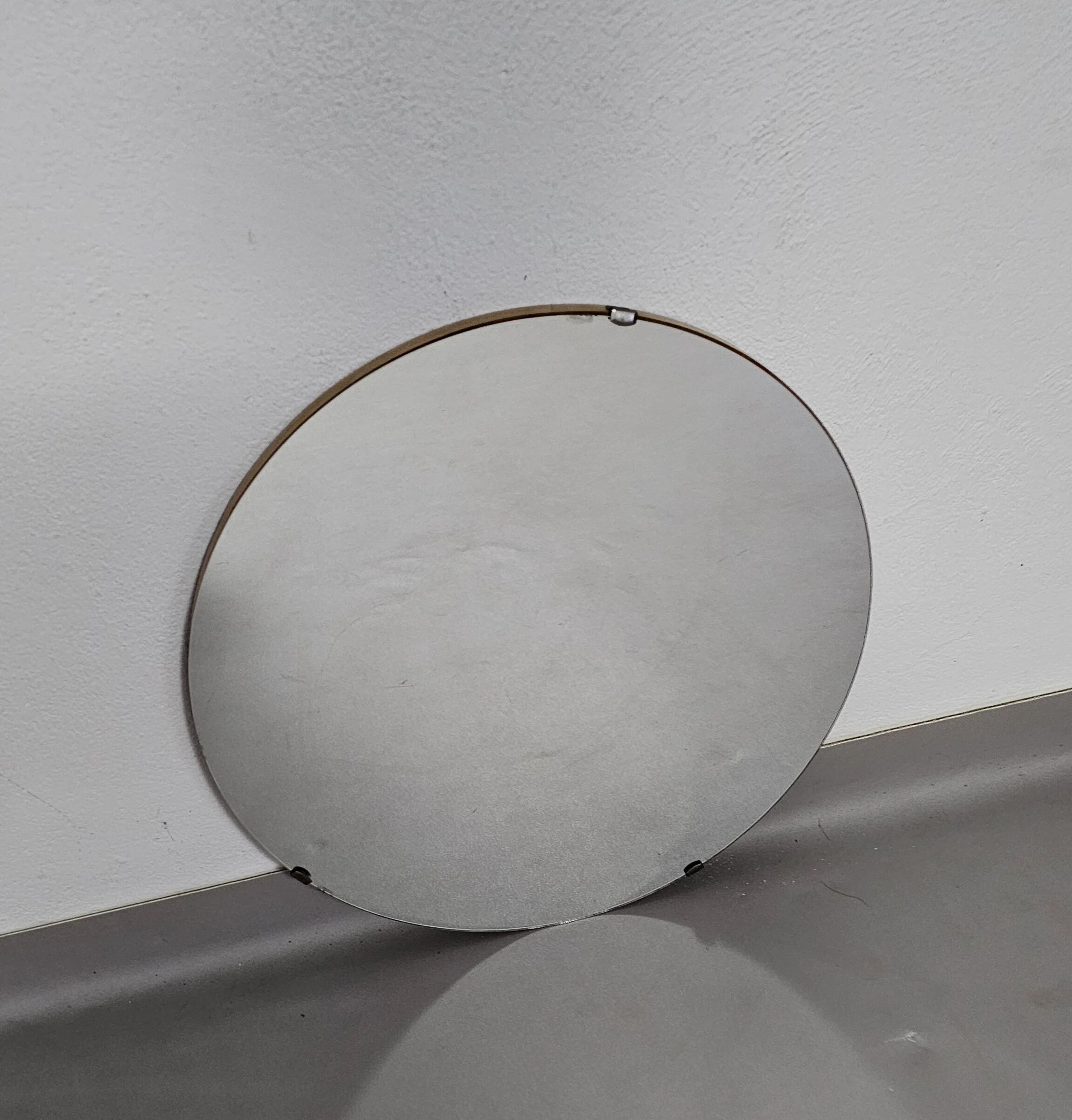 Miroir rond du milieu du siècle des années 1960