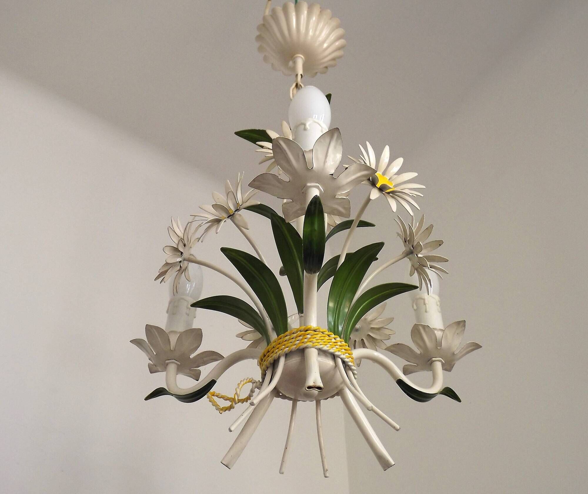 French Vintage Tied Bouquet Style Daisy Flower 3 Light Chandelier