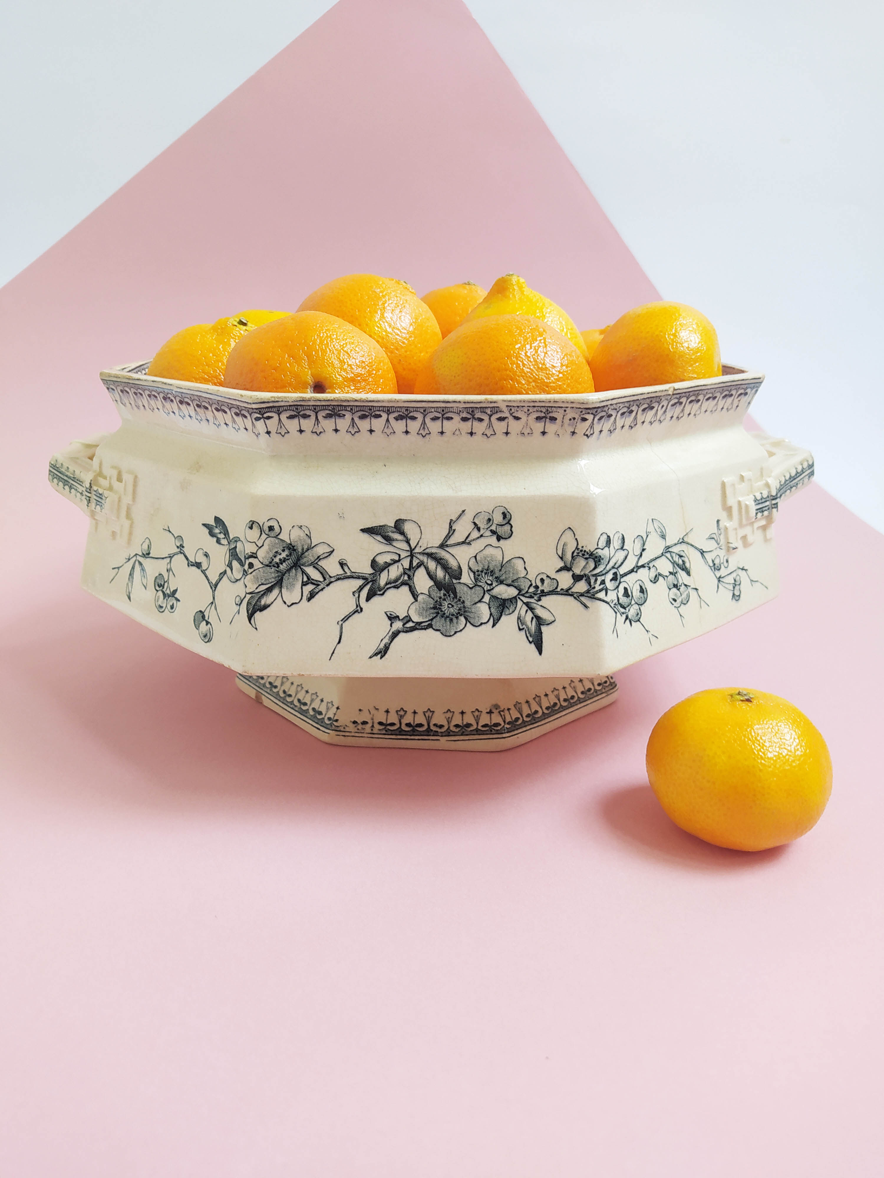 Large cut in the style of iron earth old earthenware (traces of time, see description)