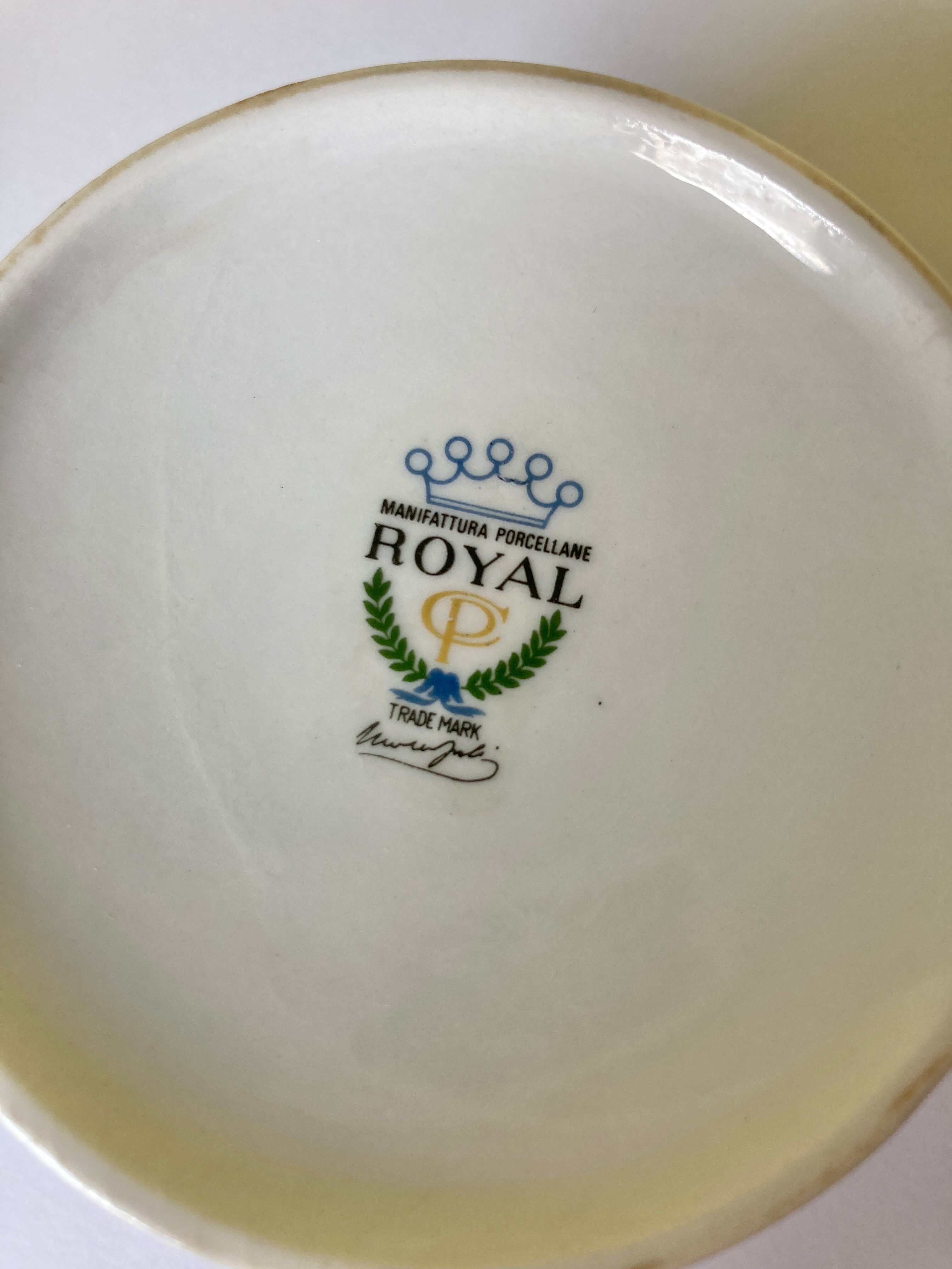 Set of 2 porcelain cups