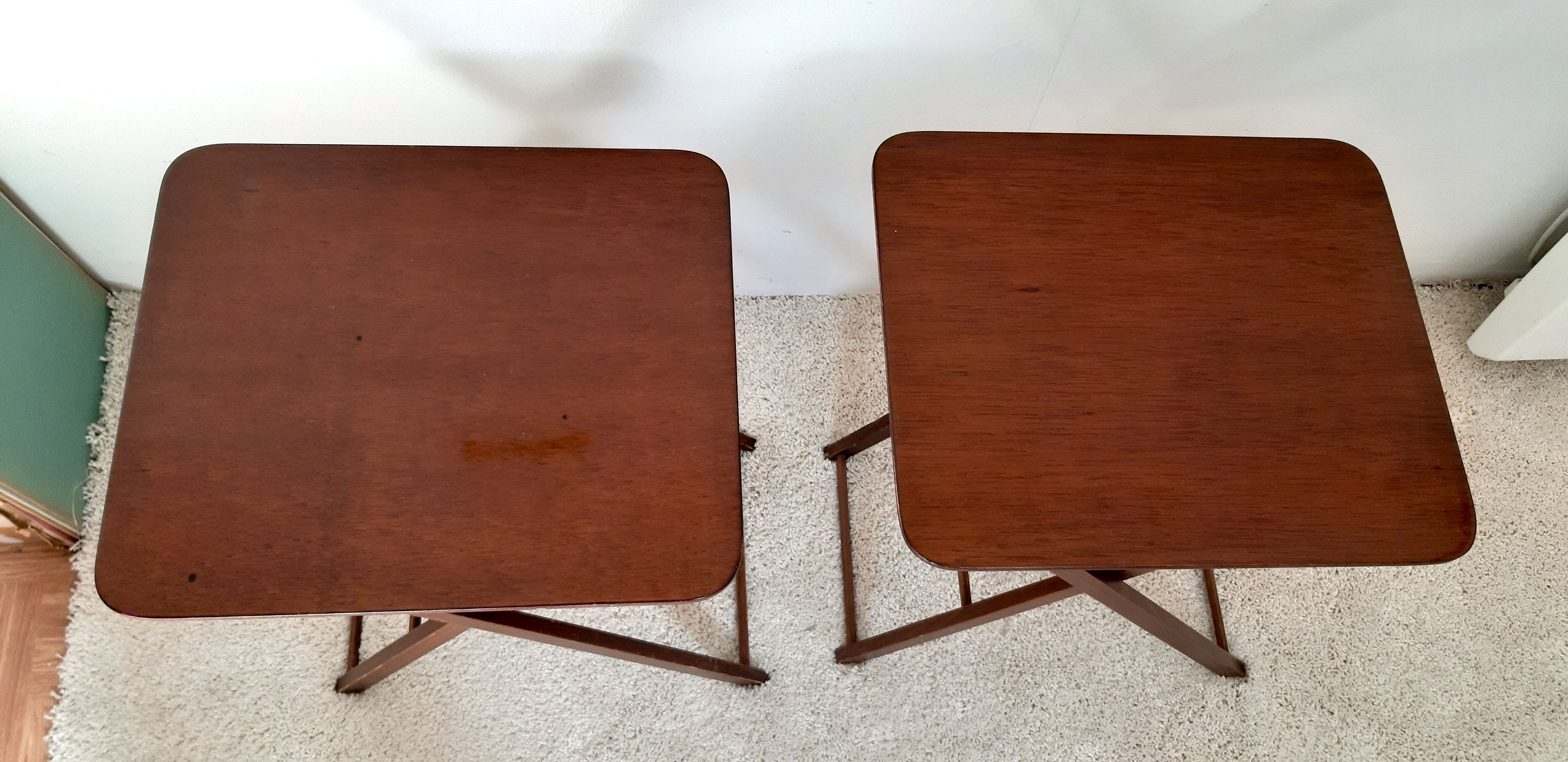 Paire de petites tables pliantes