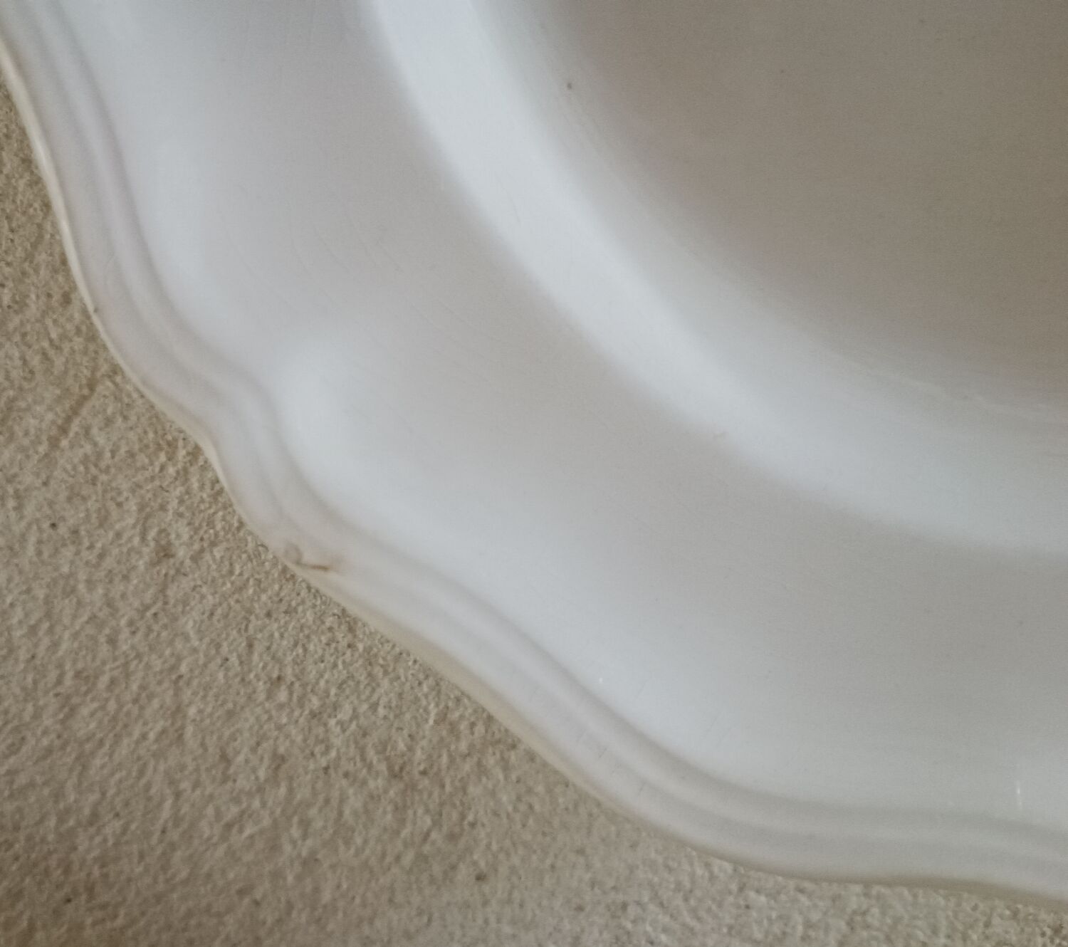 Set of 8 Sarreguemines ivory plates