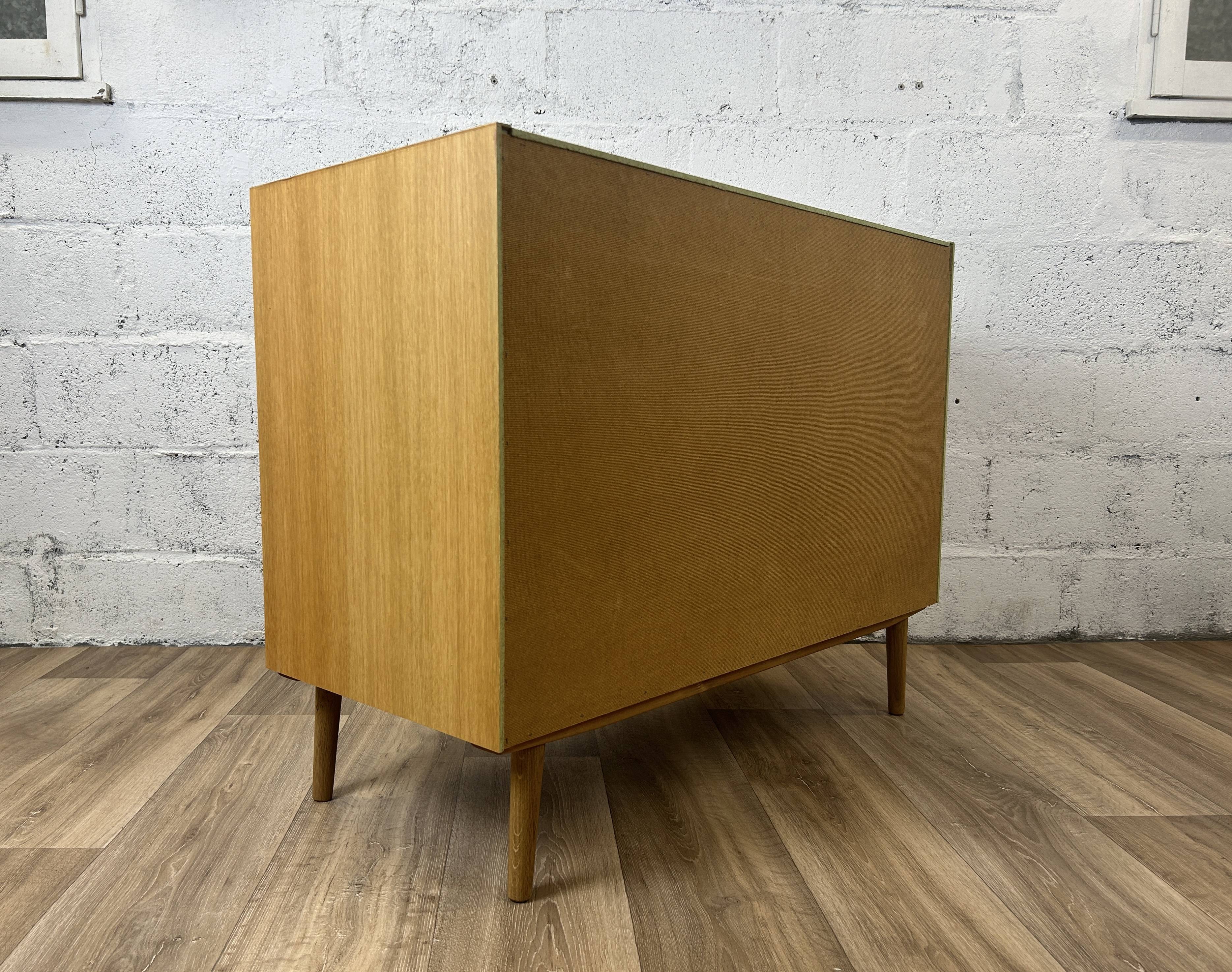 Vintage Scandinavian chest of drawers with 4 drawers in oak, 1960s