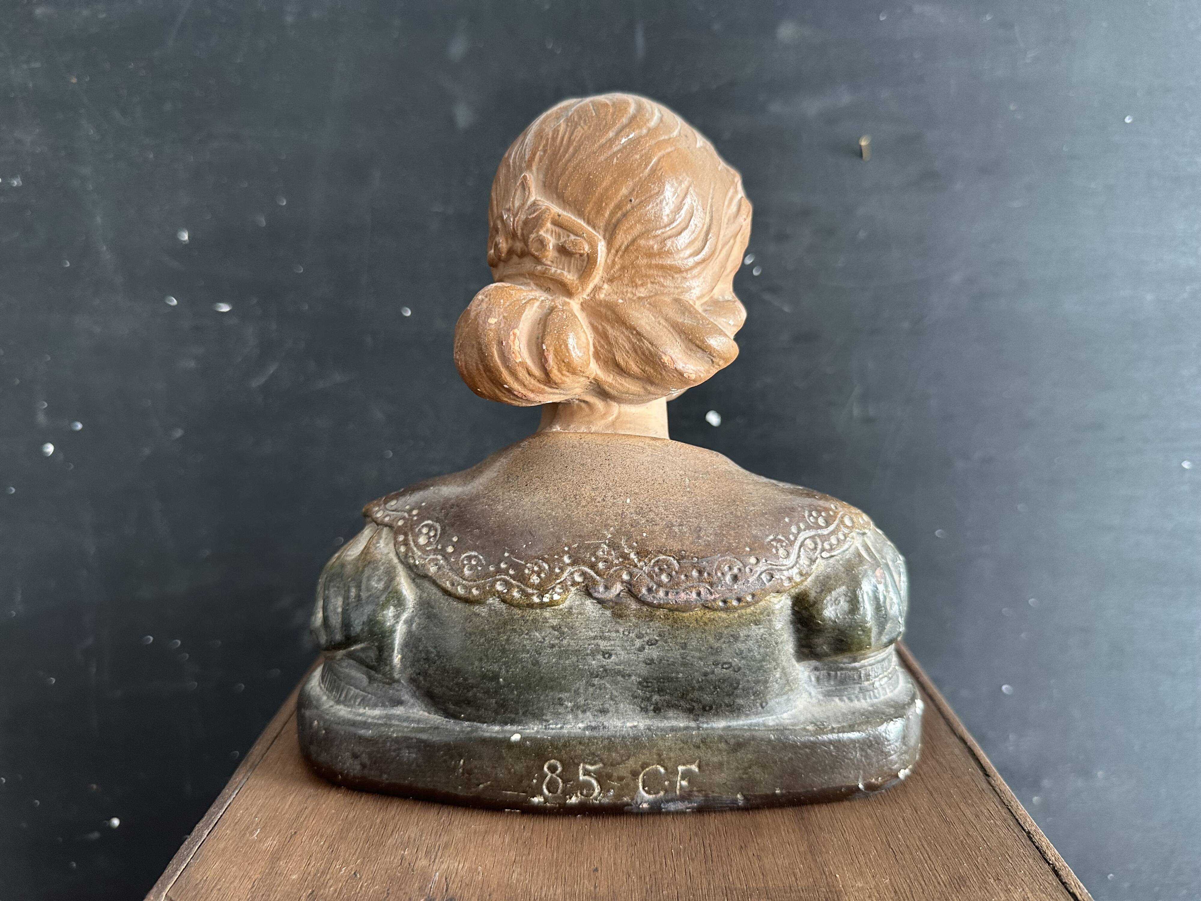 Buste de femme Art nouveau en plâtre polychrome, vers 1900