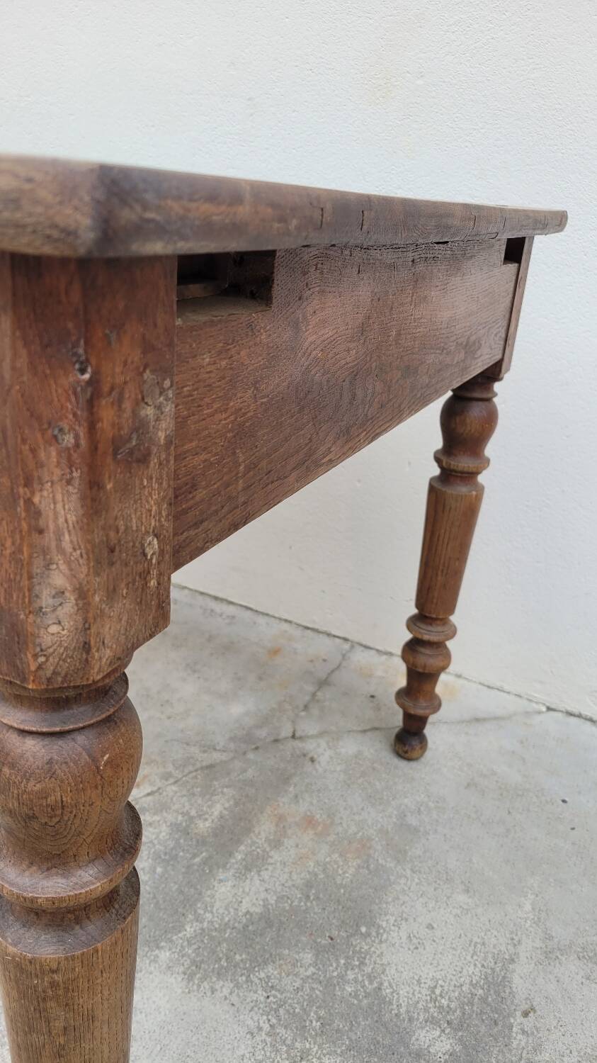 Rustic farm table in solid oak, Louis Philippe legs, 19th century - 1m40