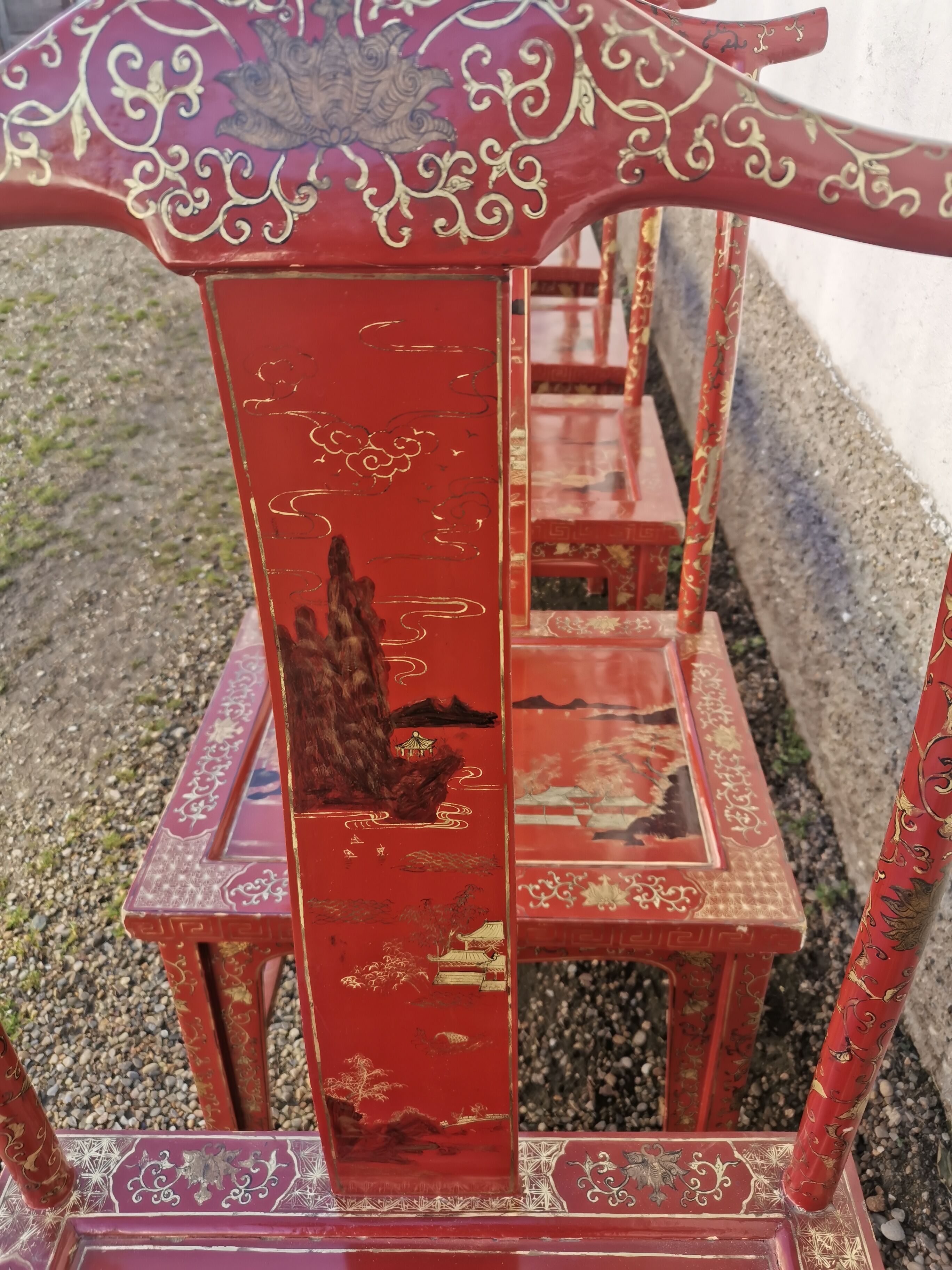 Chaises chinoises du début XXEME siècle en bois laqué