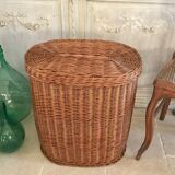 Wicker laundry basket