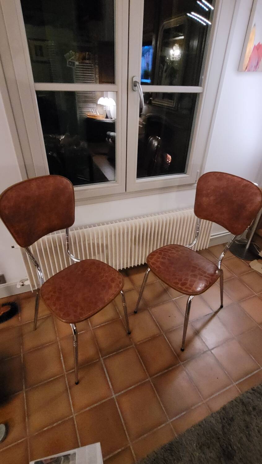 2 70s crocodile chairs