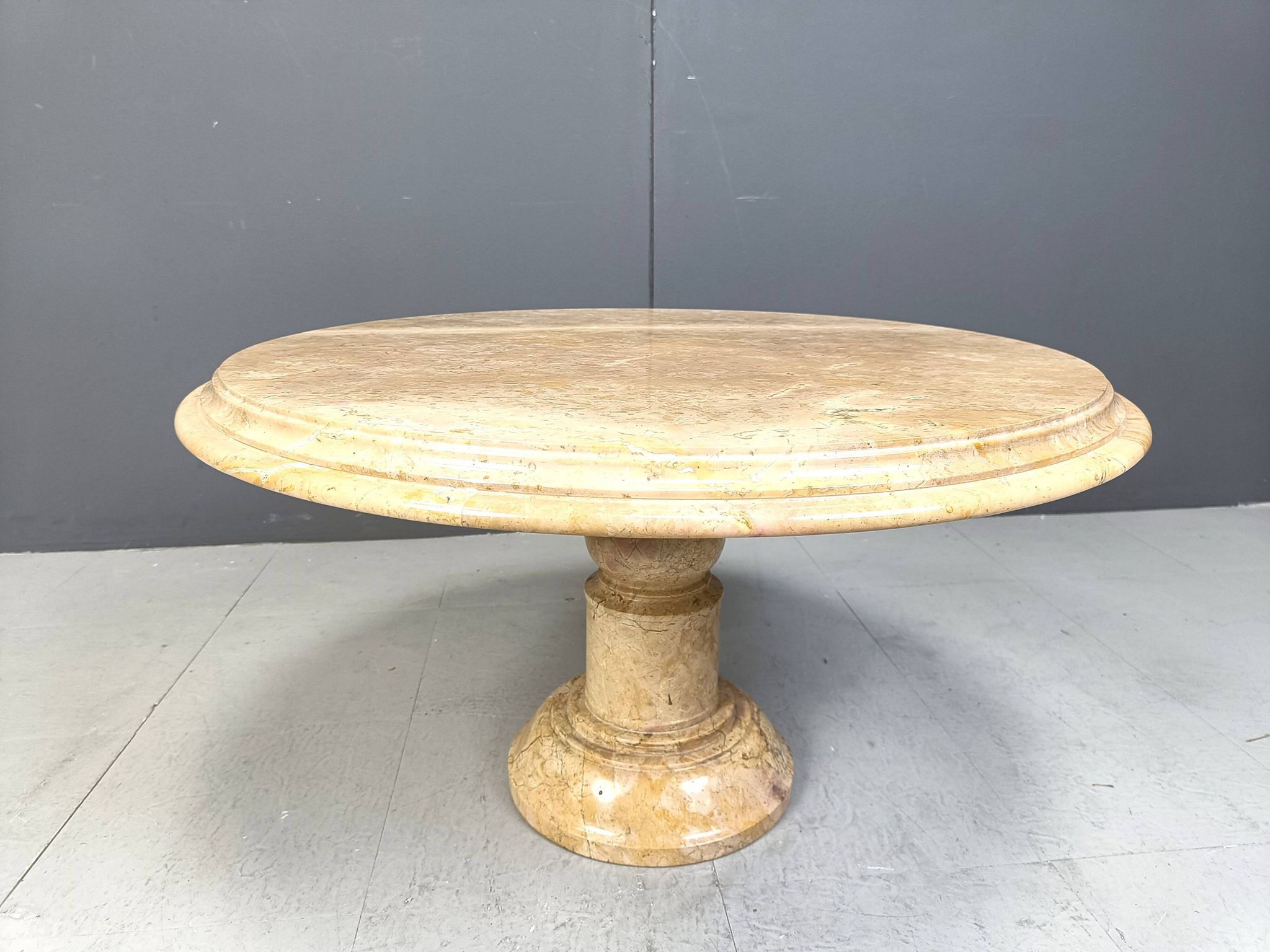 Vintage round Italian marble coffee table, 1960s