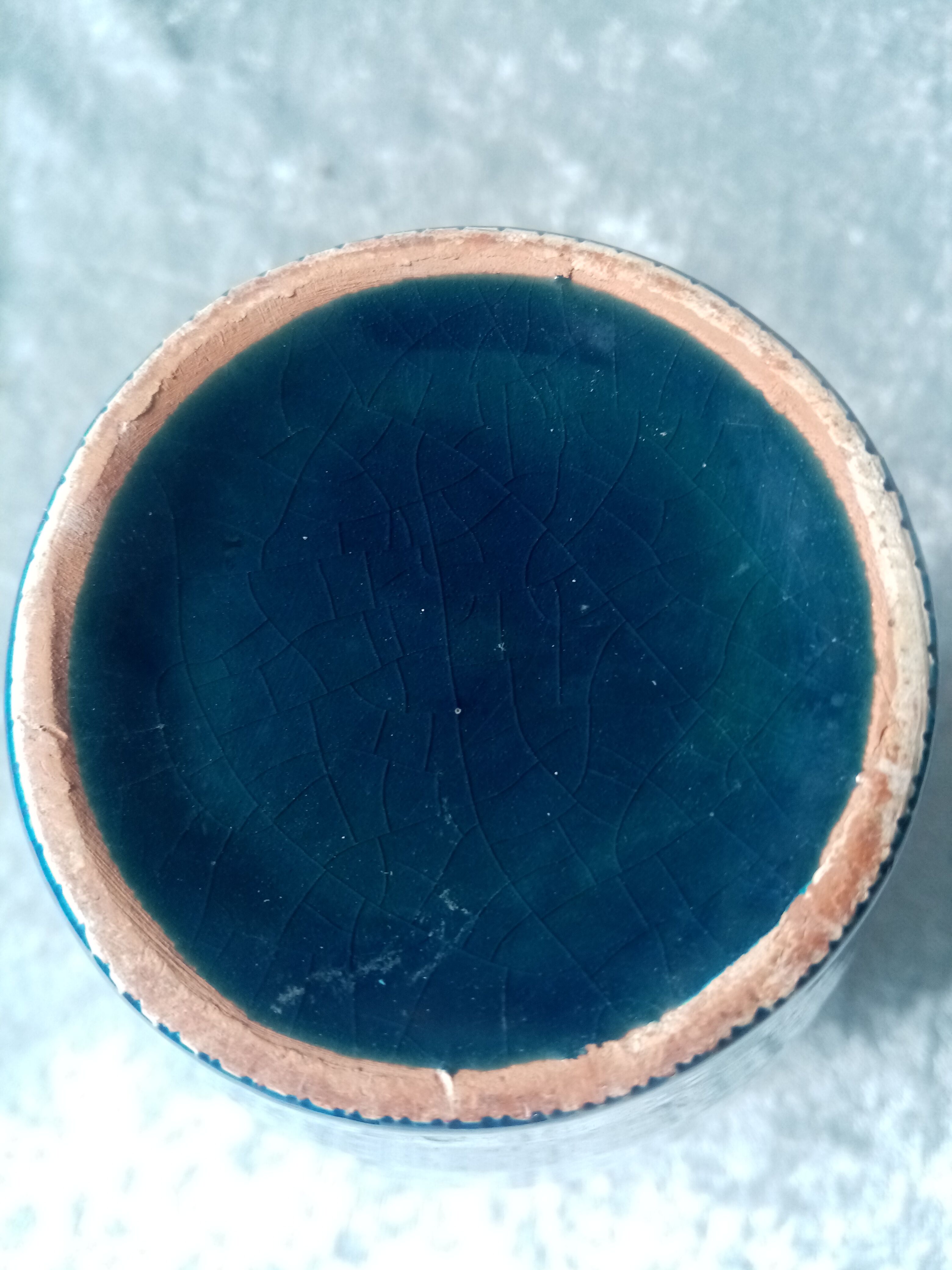 Vase in blue enamel ceramic