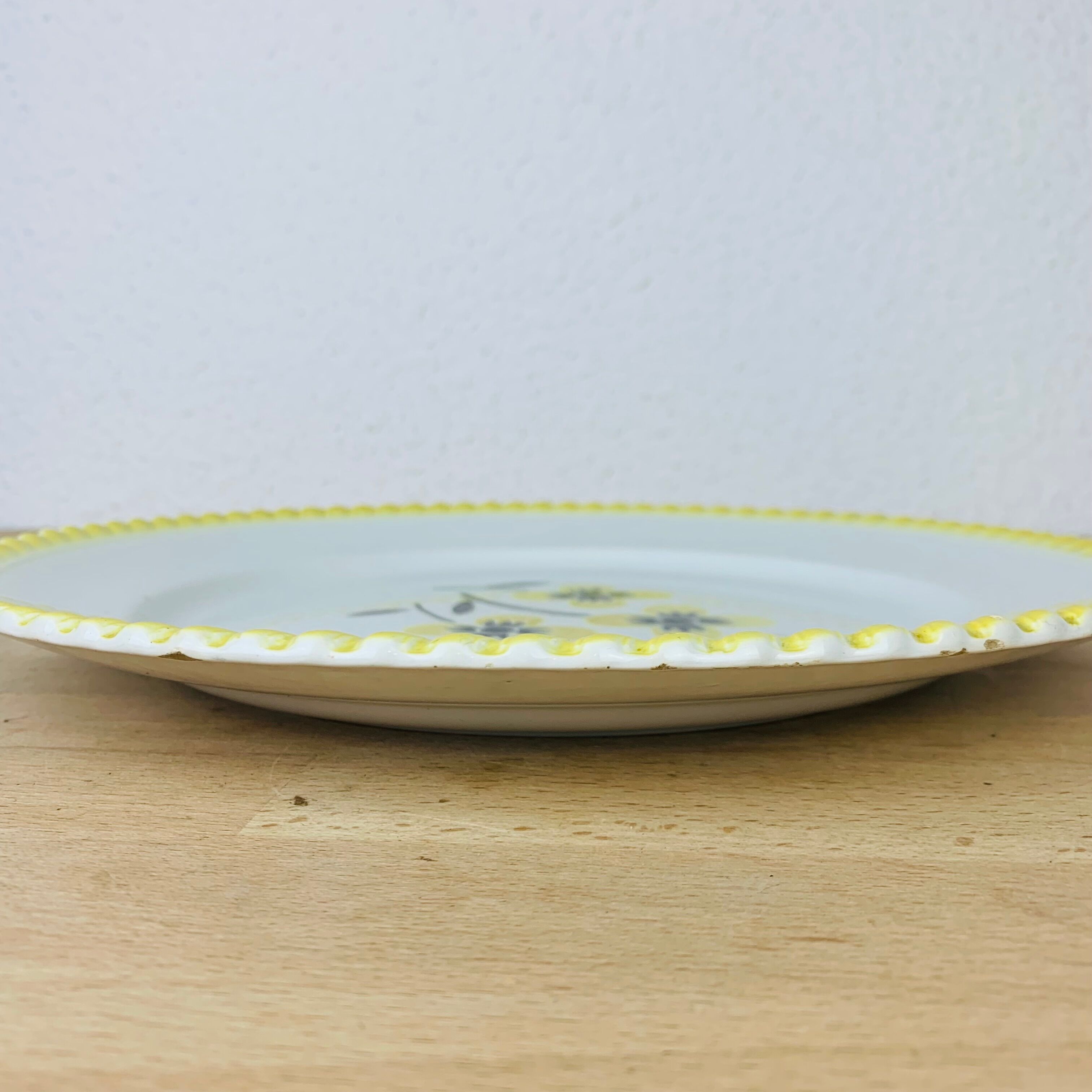 Vintage dishes and tureen in ceramic