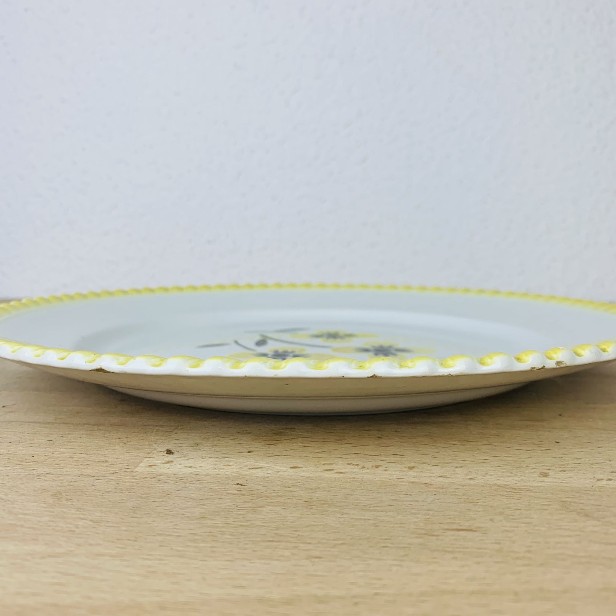 Plats et soupière en céramique vintage