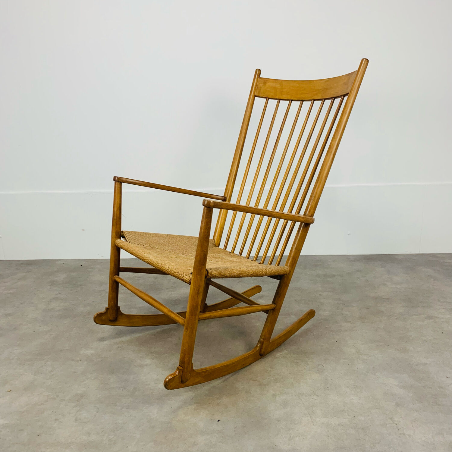 Rocking chair Hans Wegner J16 Scandinavian