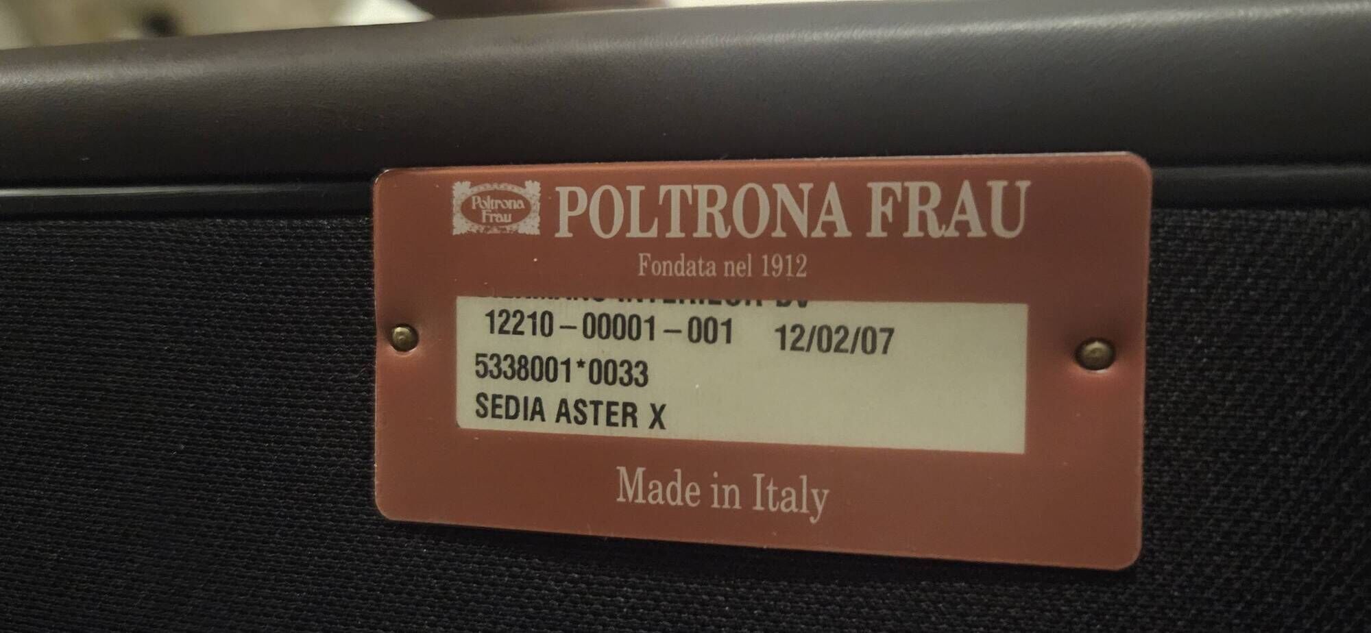 Chairs Poltrona Frau