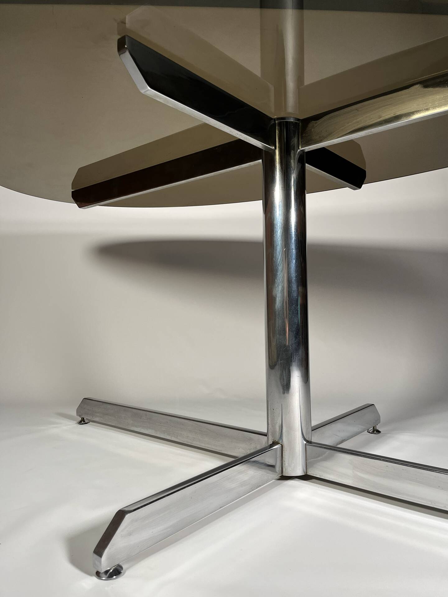 Table design attribué à Florence Knoll pour Roche Bobois 70's