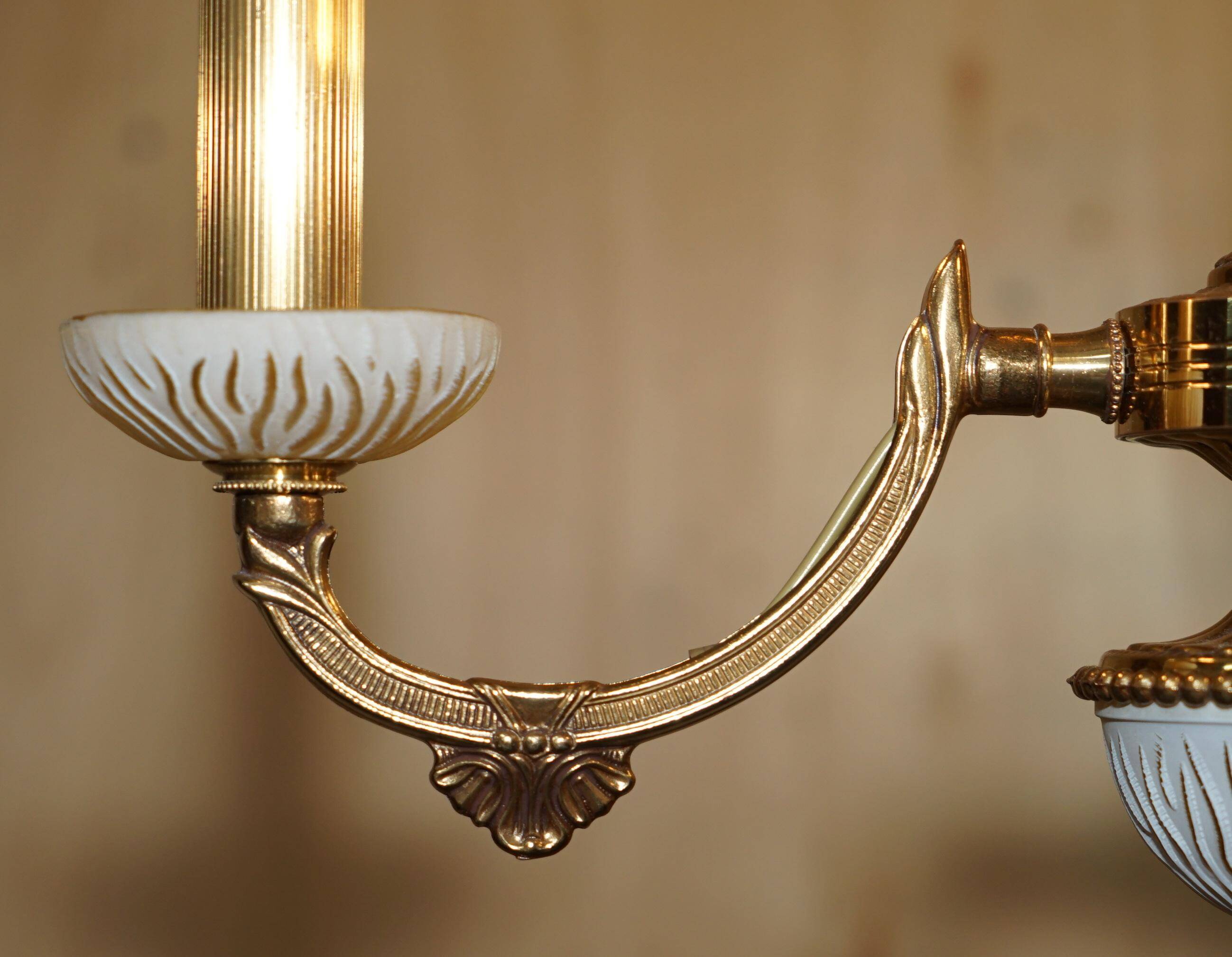 Reccagni chandelier in bronze and frosted glass.