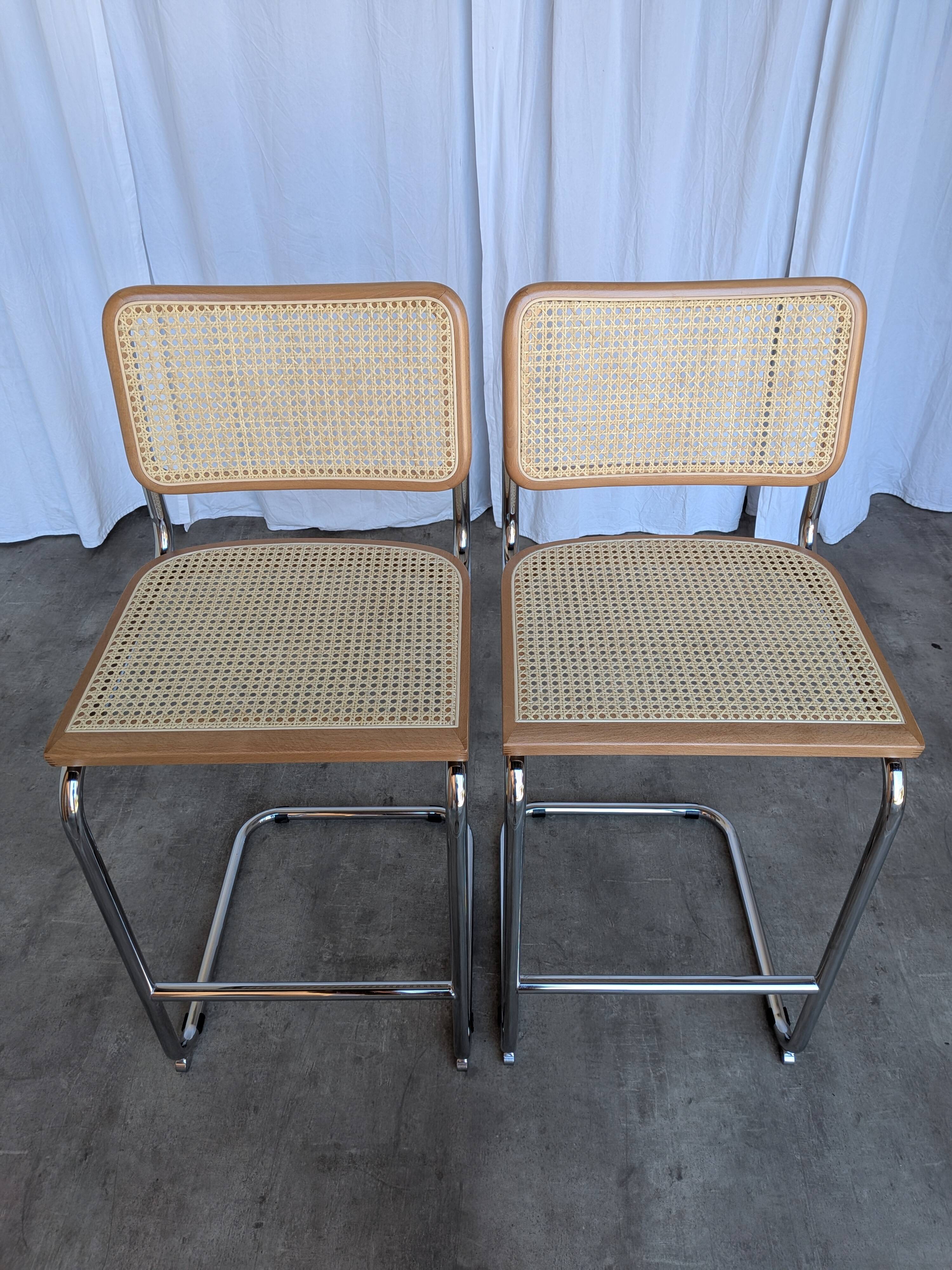 Ensemble de 2 chaises haute Bar Cesca / Design Marcel Breuer / Noyer clair, osier