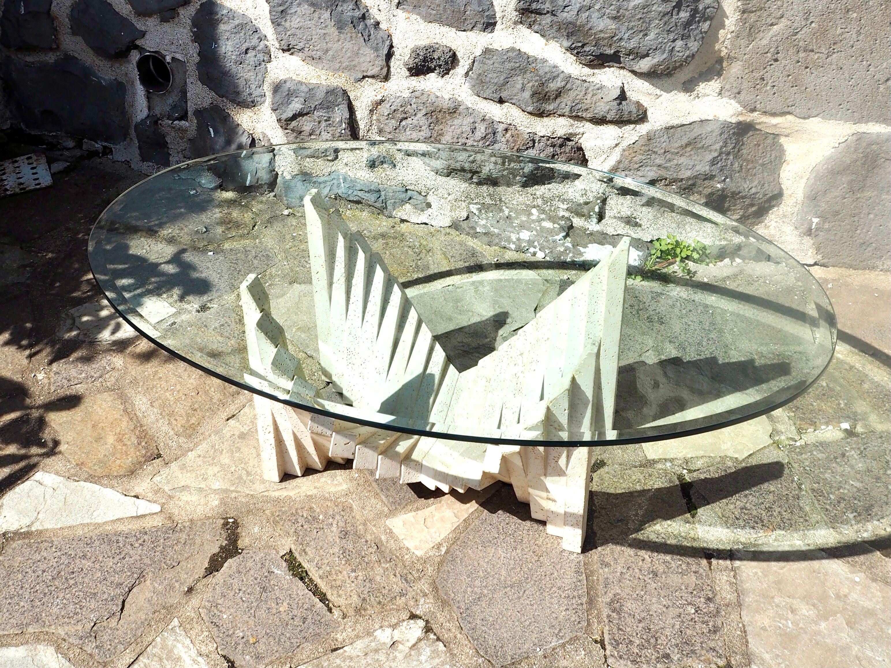 Table basse en verre et travertin