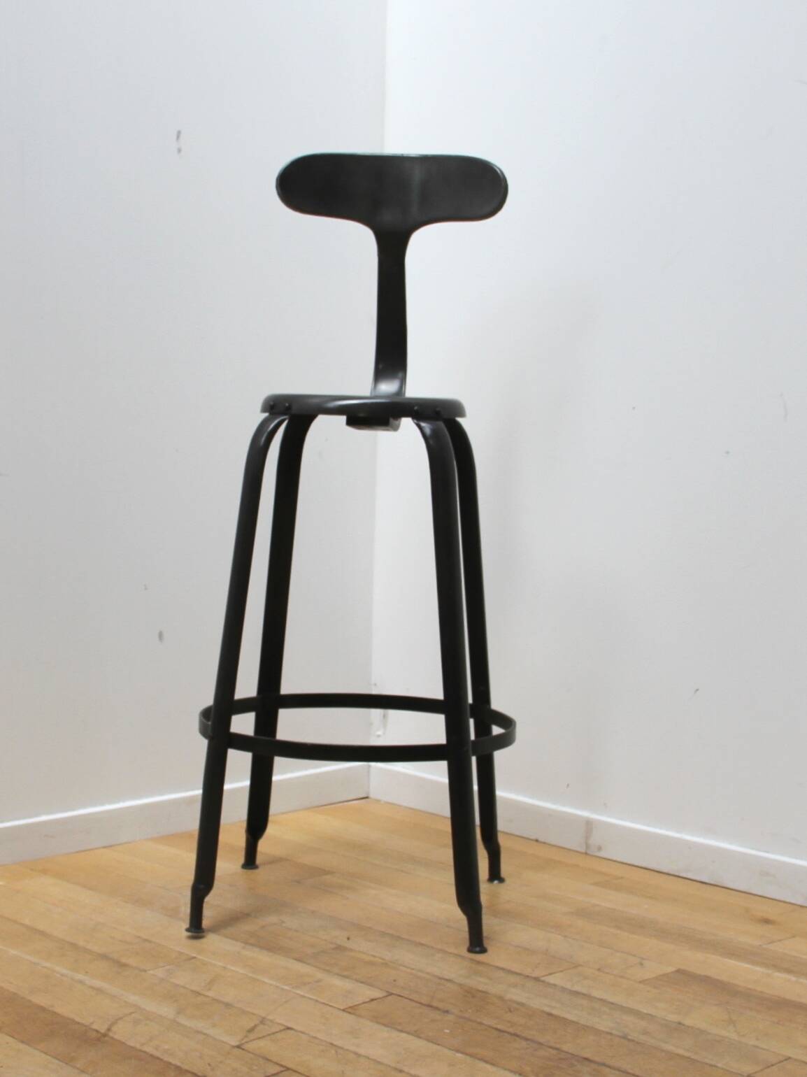 Suite de 5 tabourets