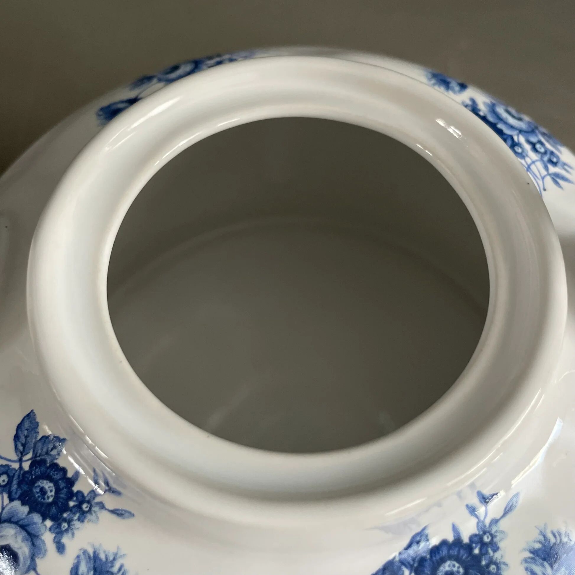 English teapot Arthur Wood in porcelain