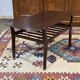 Table basse anglaise en acajou et hêtre des années 70